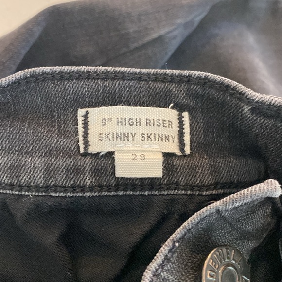 Madewell 9” High Riser Distressed Skinny Jeans - Picture 6 of 7